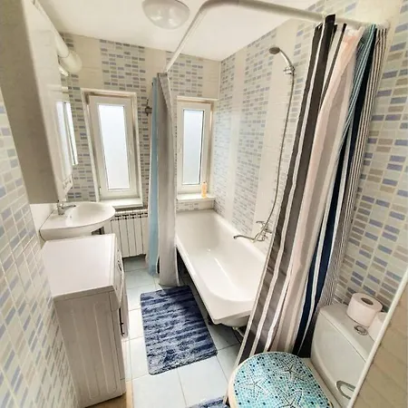Rumpiskes In The Centre With 3 Bedrooms Apartment *